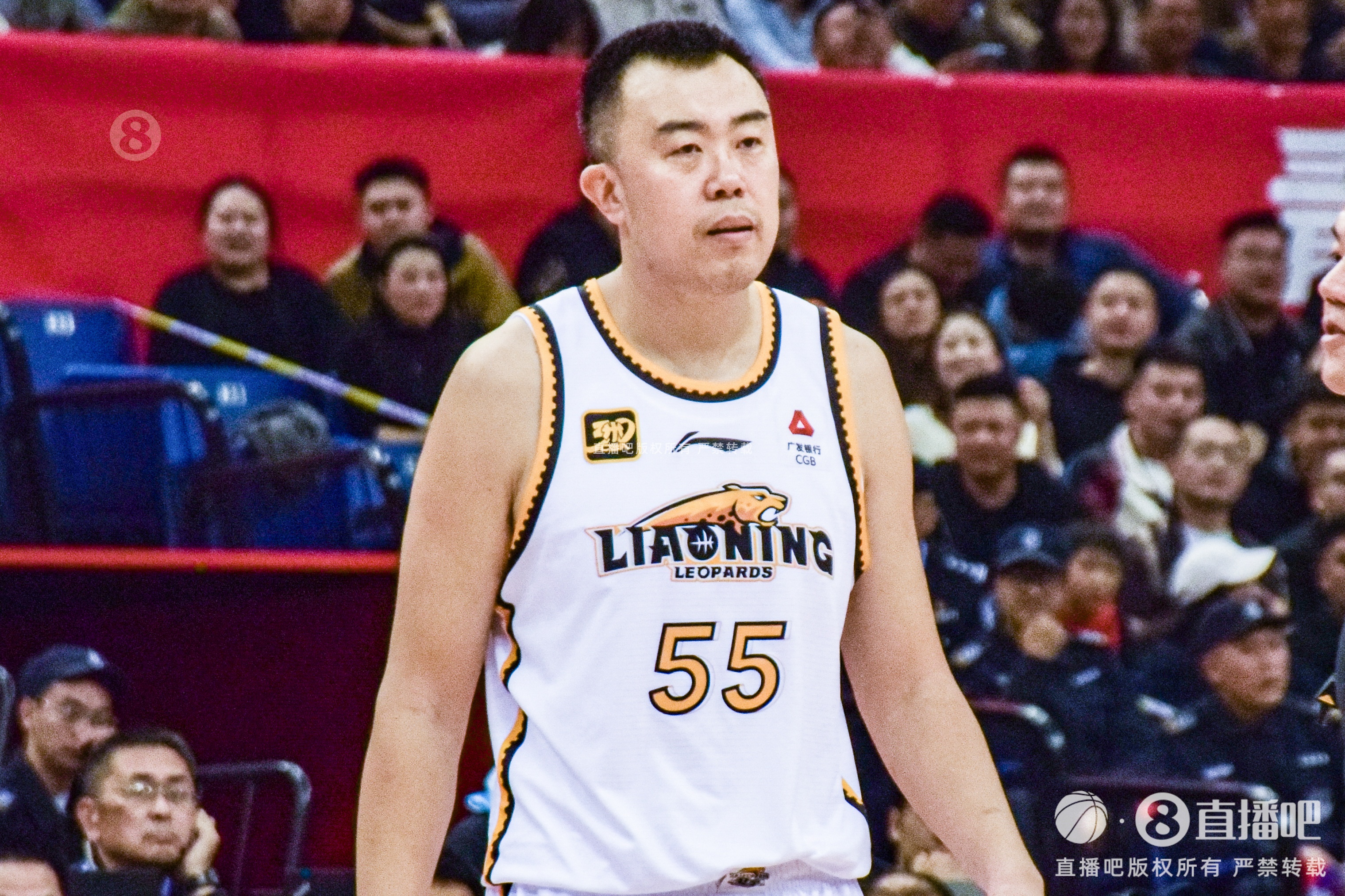 油箱滿滿的！韓德君上半場5投全中得到10分3板2助1斷