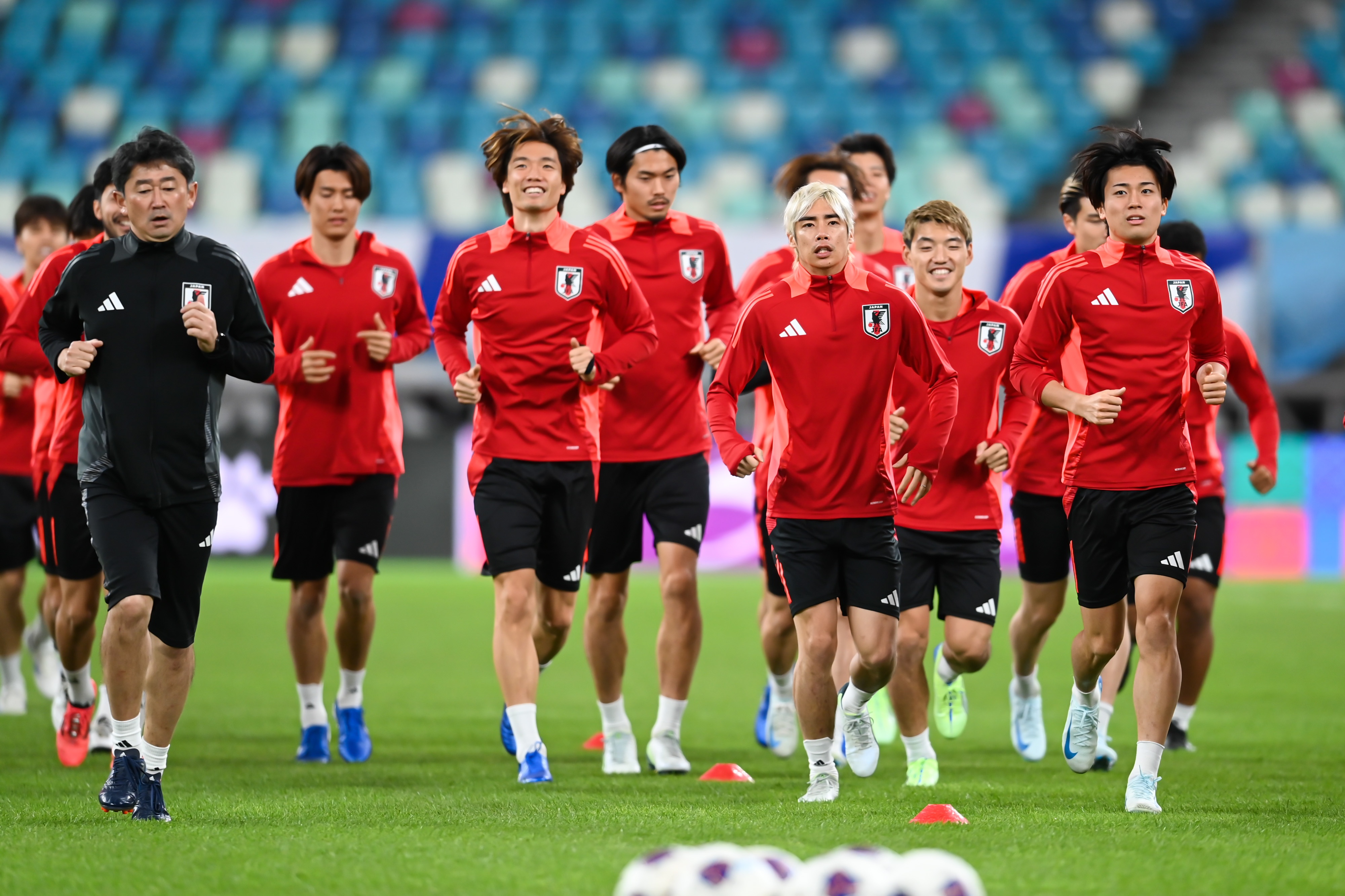 日媒：日本隊(duì)27人今日集結(jié)，除前田大然、長(zhǎng)友佑都外都參加了集訓(xùn)