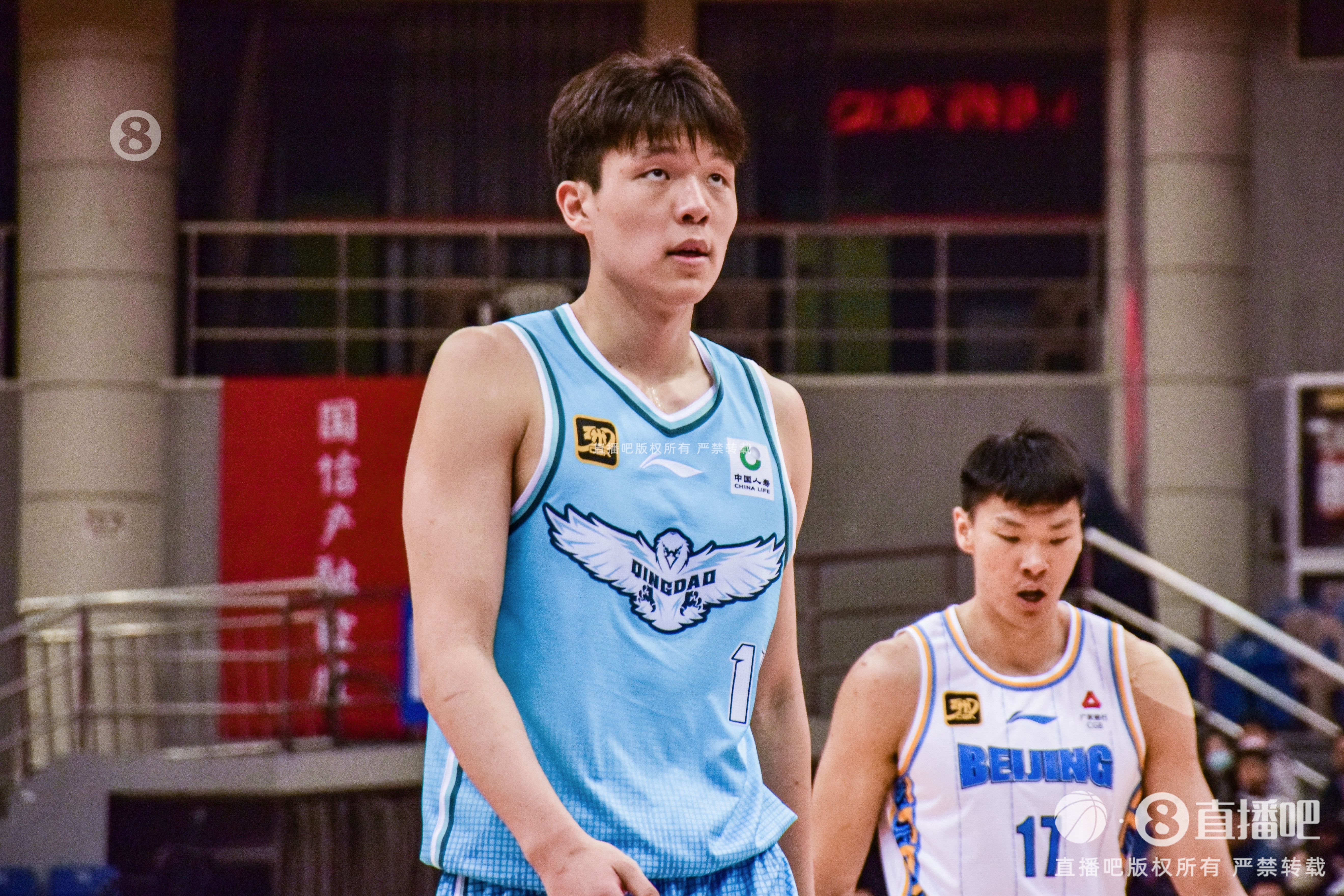 內線攻防俱佳！楊瀚森半場10分鐘4中3砍9分11板&另有3斷2帽