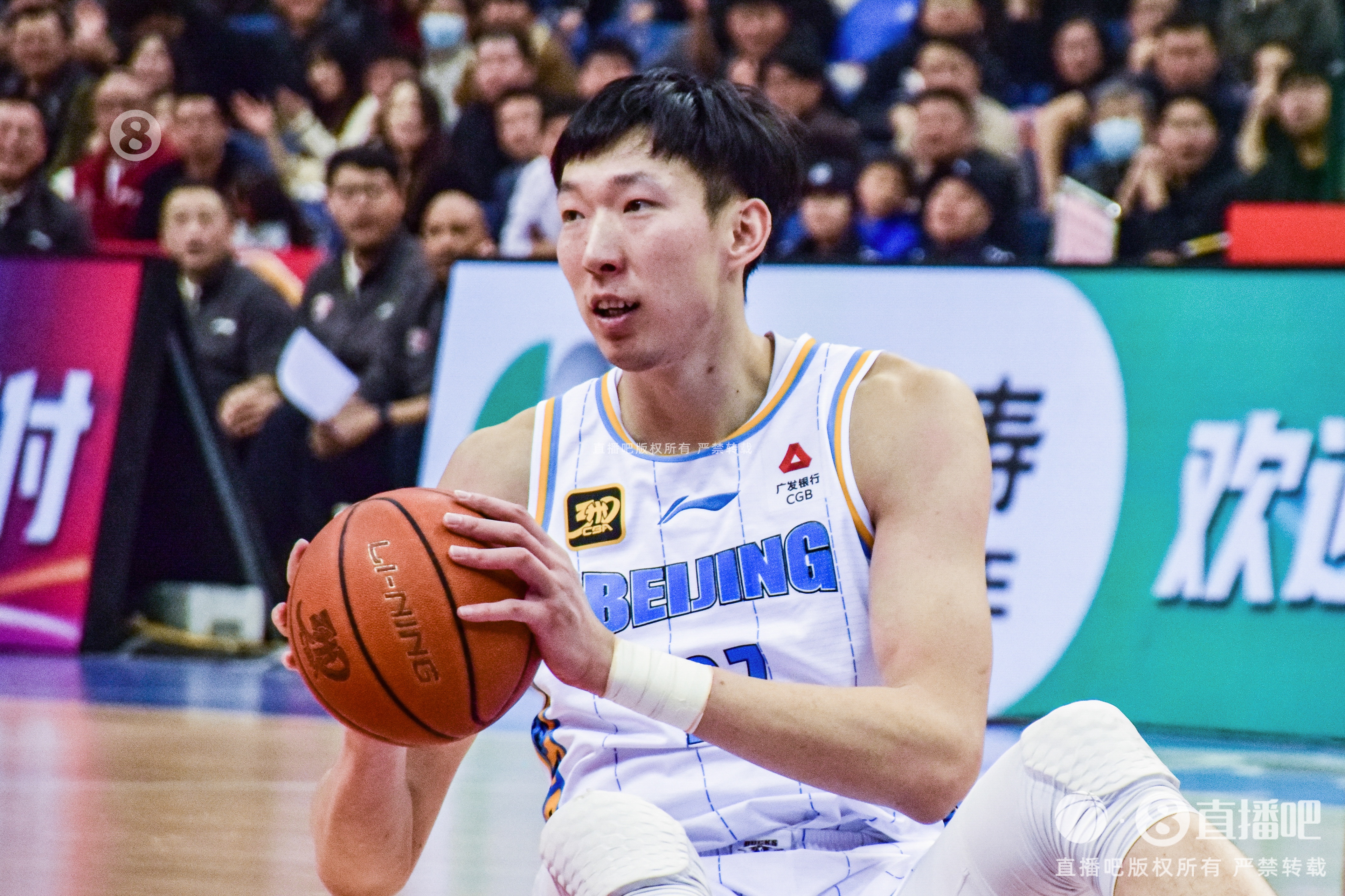 定海神針！周琦內線攻防在線 半場6中5貢獻12分6籃板2蓋帽
