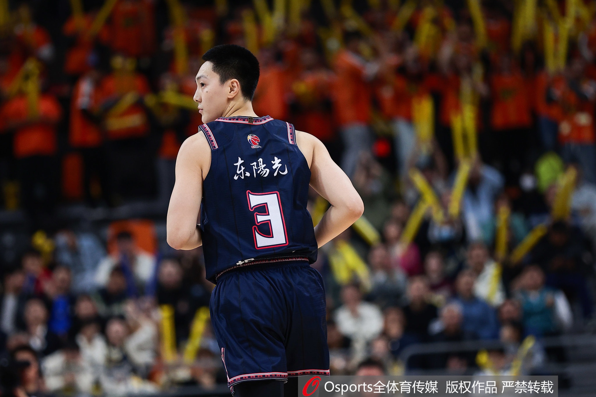 穩穩當當！胡明軒上半場6中4得10分1板6助1斷 三分4中2